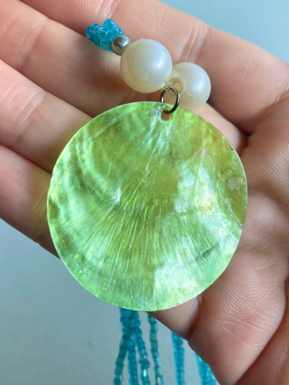 Blue seas Beaded Necklace with Green shell like Pendant - Picture 4 of 7